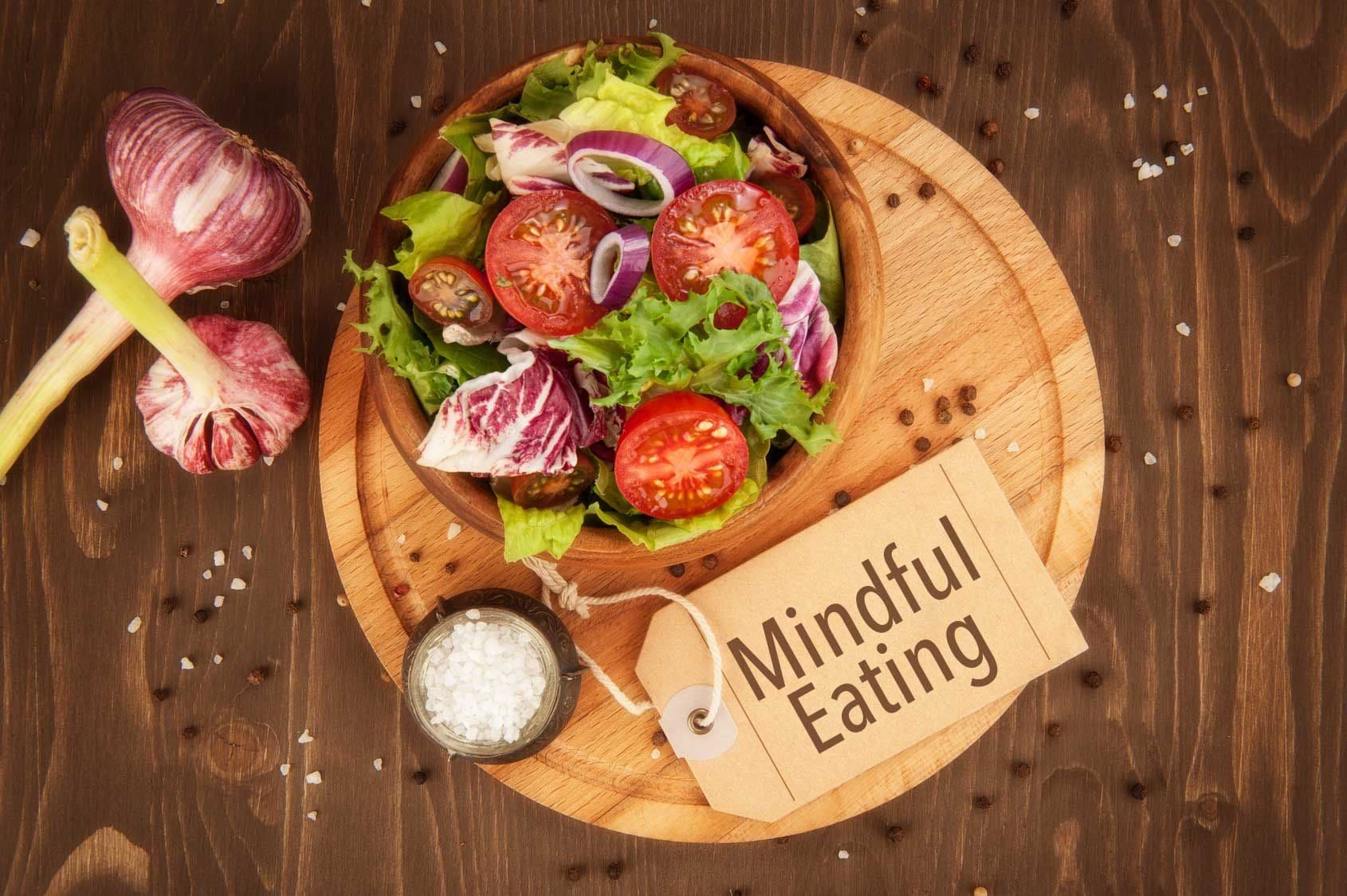Kenalan dengan Mindful Eating: Kelola Emosi, Food Waste Teratasi!